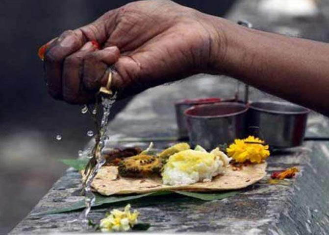 Pitra Dosh Pooja being done at sacred ghats in Ujjain